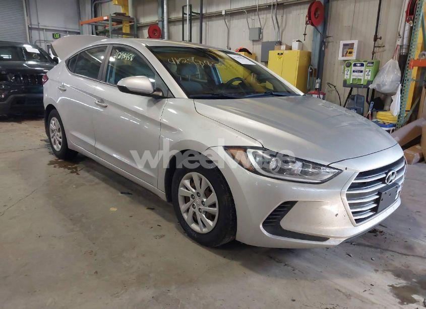 2017 Hyundai Elantra SE (VIN 5NPD74LF3HH147643) main photo