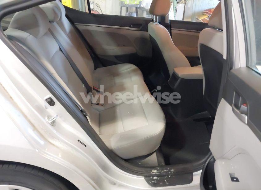 Photo 8 of 2017 Hyundai Elantra SE (VIN 5NPD74LF3HH147643)