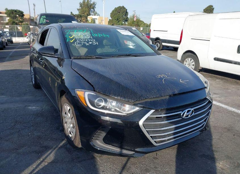 2017 Hyundai Elantra SE (VIN 5NPD74LF3HH154642) main photo
