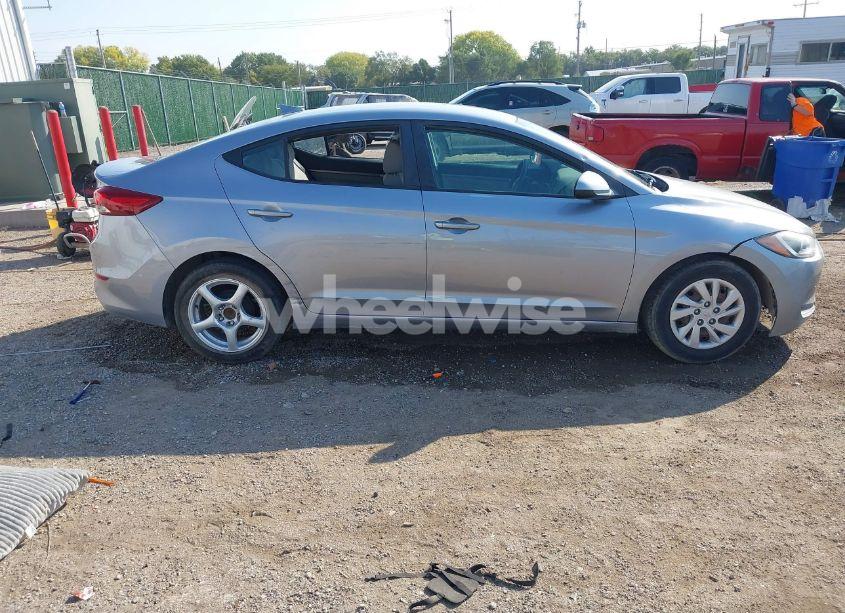 Photo 13 of 2017 Hyundai Elantra SE (VIN 5NPD74LF3HH166368)