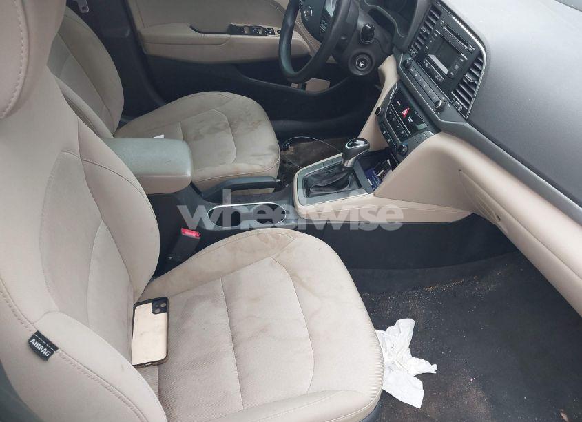 Photo 5 of 2017 Hyundai Elantra SE (VIN 5NPD74LF3HH167259)