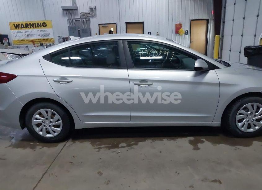 Photo 13 of 2017 Hyundai Elantra SE (VIN 5NPD74LF3HH207811)