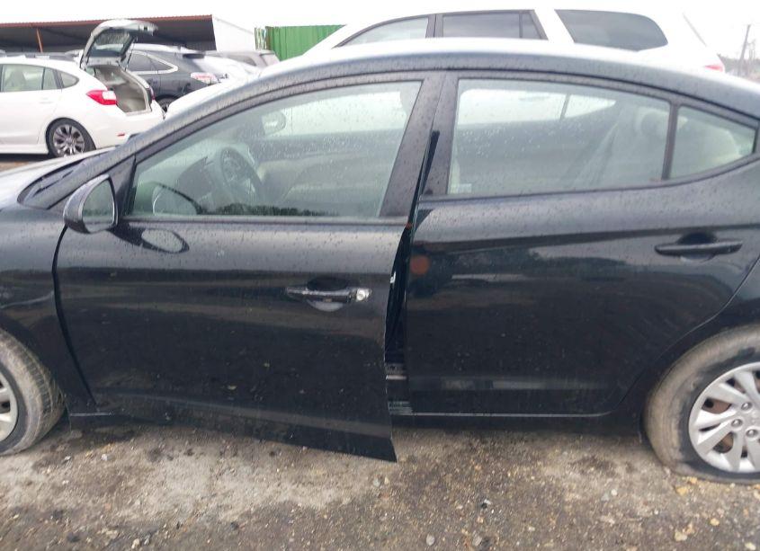 Photo 15 of 2018 Hyundai Elantra SE (VIN 5NPD74LF3JH237879)