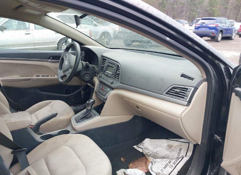 Photo 5 of 2018 Hyundai Elantra SE (VIN 5NPD74LF3JH237879)