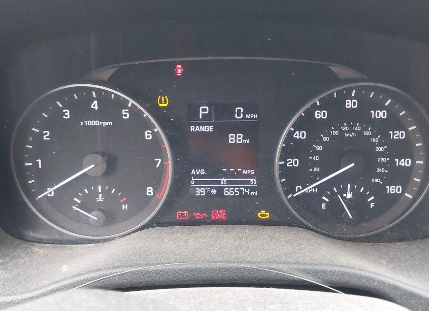 Photo 7 of 2018 Hyundai Elantra SE (VIN 5NPD74LF3JH237879)