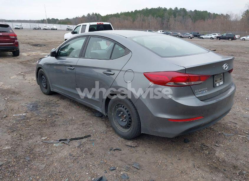 Photo 3 of 2018 Hyundai Elantra SE (VIN 5NPD74LF3JH276052)