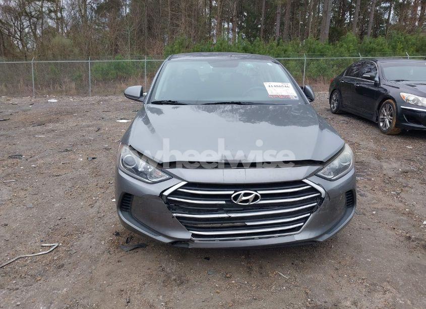 Photo 6 of 2018 Hyundai Elantra SE (VIN 5NPD74LF3JH276052)