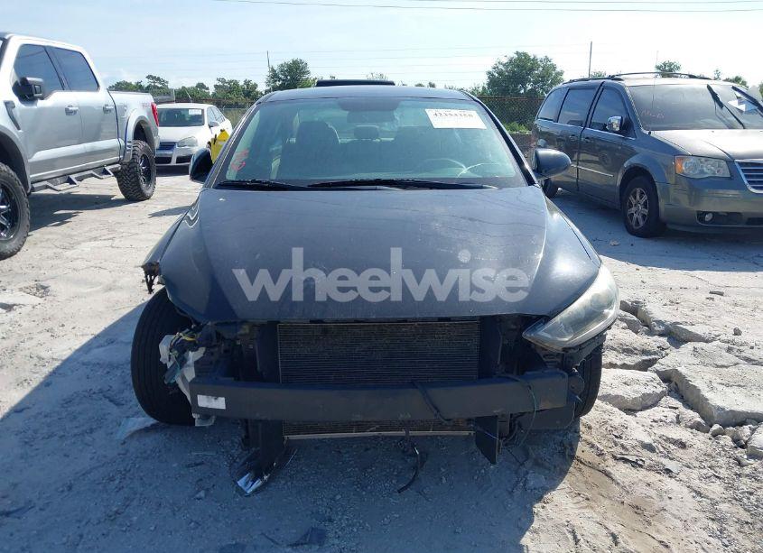 Photo 12 of 2018 Hyundai Elantra SE (VIN 5NPD74LF3JH287147)