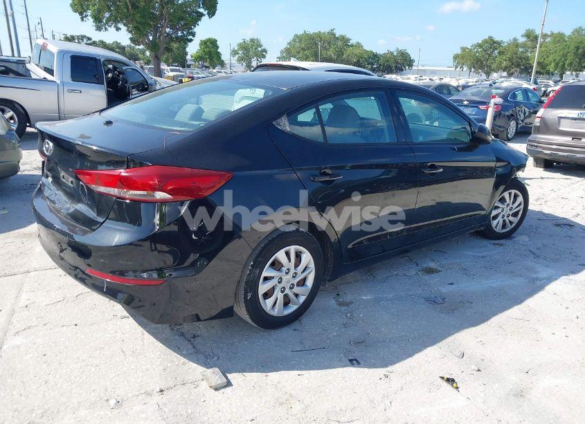 Photo 4 of 2018 Hyundai Elantra SE (VIN 5NPD74LF3JH287147)