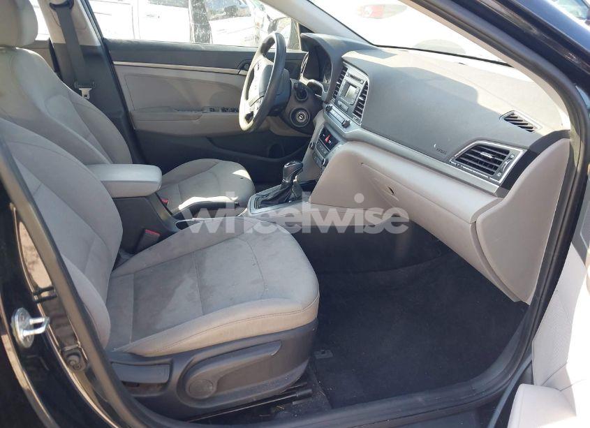 Photo 5 of 2018 Hyundai Elantra SE (VIN 5NPD74LF3JH287147)