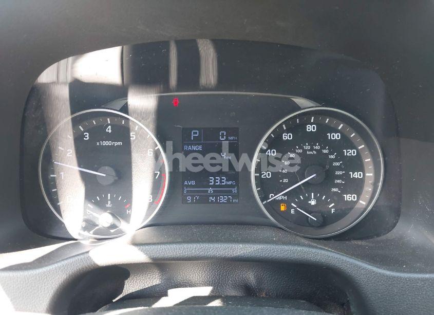 Photo 7 of 2018 Hyundai Elantra SE (VIN 5NPD74LF3JH287147)