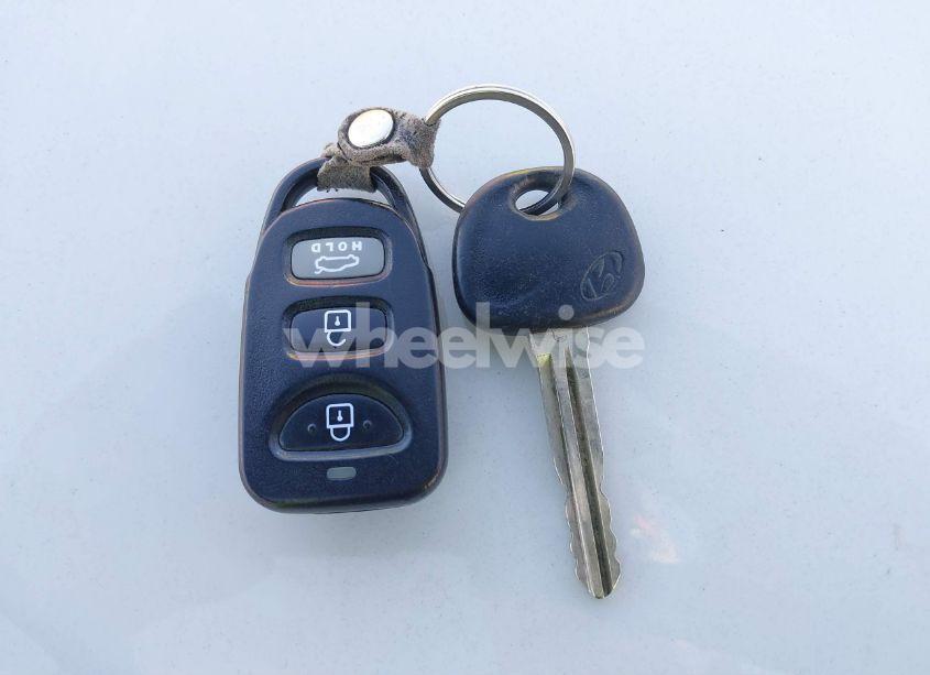 Photo 11 of 2018 Hyundai Elantra SE (VIN 5NPD74LF3JH288024)