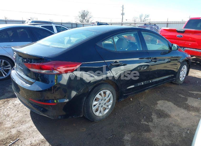 Photo 4 of 2018 Hyundai Elantra SE (VIN 5NPD74LF3JH288024)
