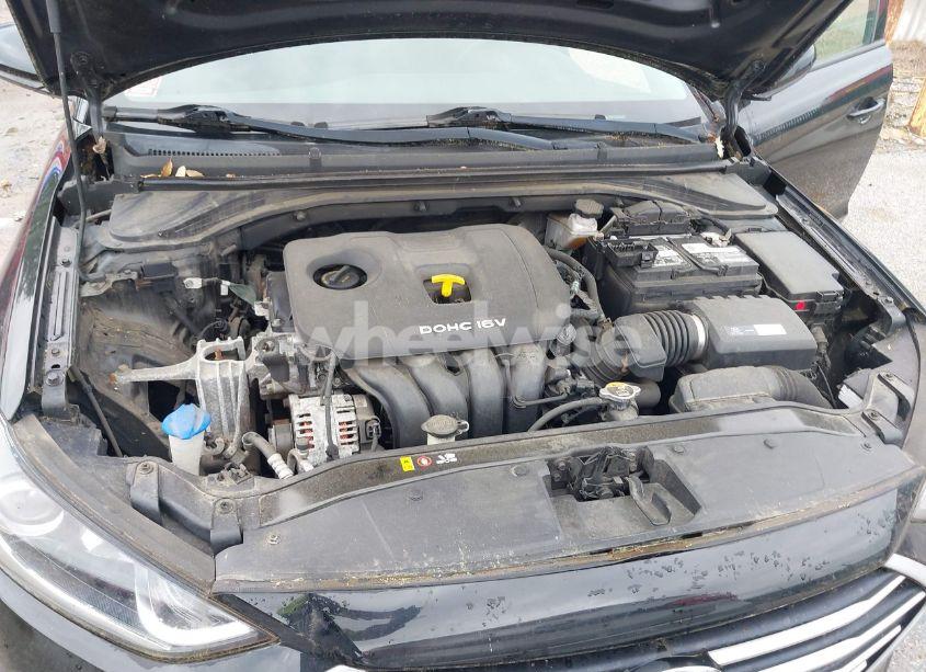 Photo 10 of 2018 Hyundai Elantra SE (VIN 5NPD74LF3JH310183)