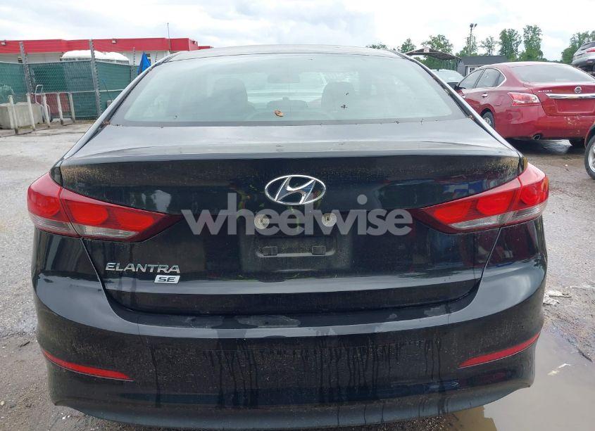 Photo 16 of 2018 Hyundai Elantra SE (VIN 5NPD74LF3JH310183)