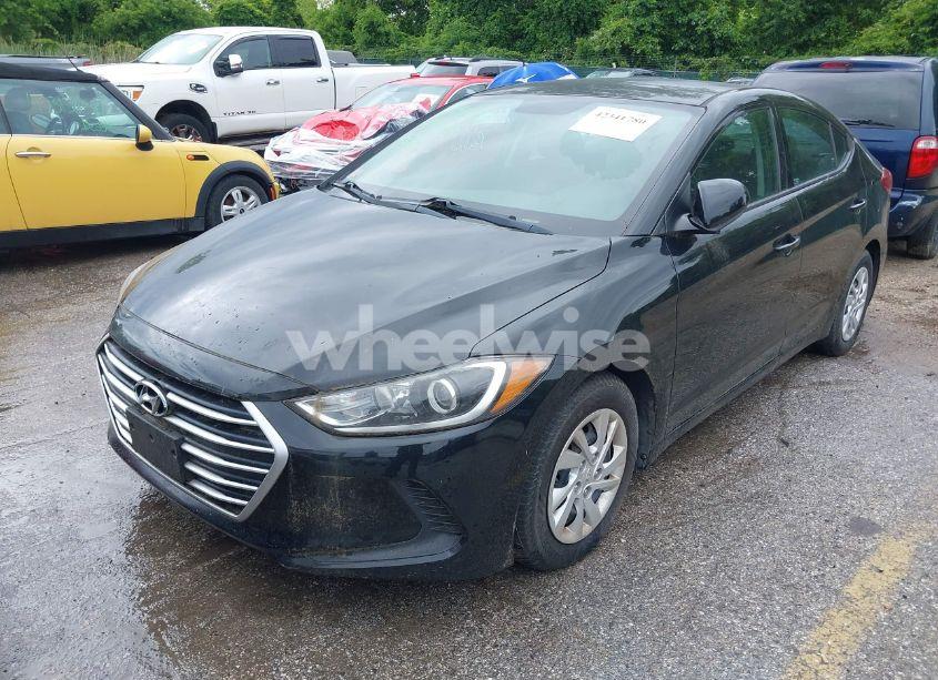 Photo 2 of 2018 Hyundai Elantra SE (VIN 5NPD74LF3JH310183)