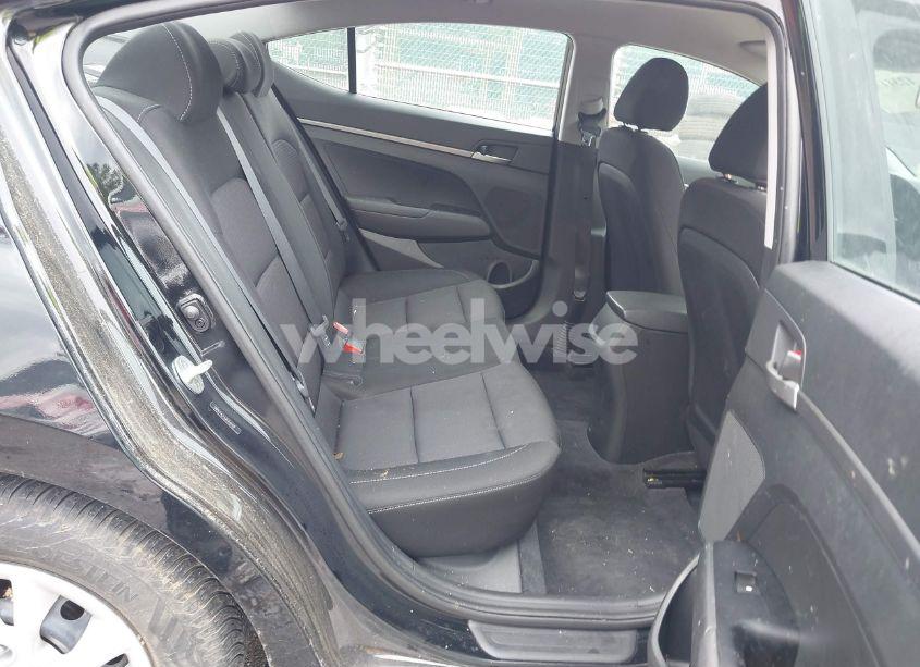 Photo 8 of 2018 Hyundai Elantra SE (VIN 5NPD74LF3JH310183)