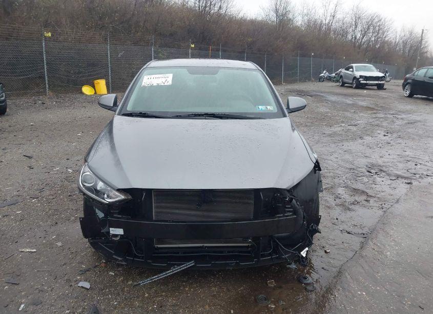 Photo 12 of 2018 Hyundai Elantra SE (VIN 5NPD74LF3JH332054)