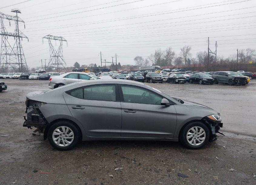 Photo 13 of 2018 Hyundai Elantra SE (VIN 5NPD74LF3JH332054)