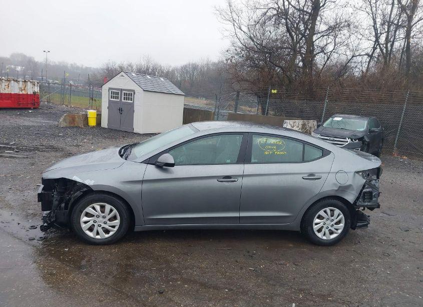 Photo 14 of 2018 Hyundai Elantra SE (VIN 5NPD74LF3JH332054)