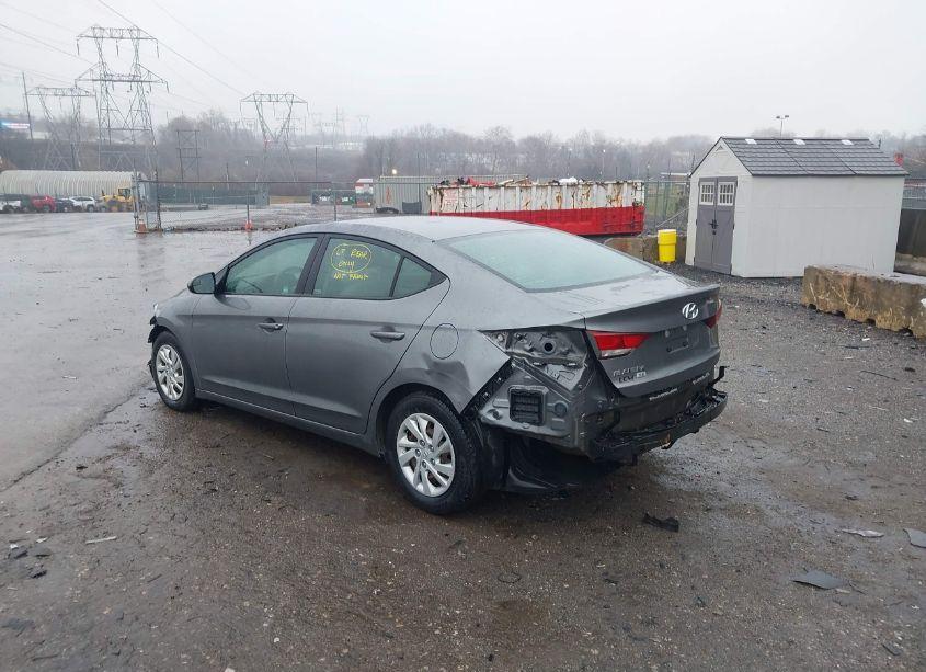 Photo 3 of 2018 Hyundai Elantra SE (VIN 5NPD74LF3JH332054)