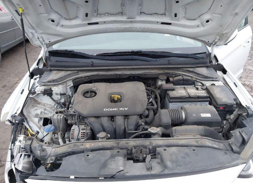 Photo 10 of 2018 Hyundai Elantra SE (VIN 5NPD74LF3JH345774)