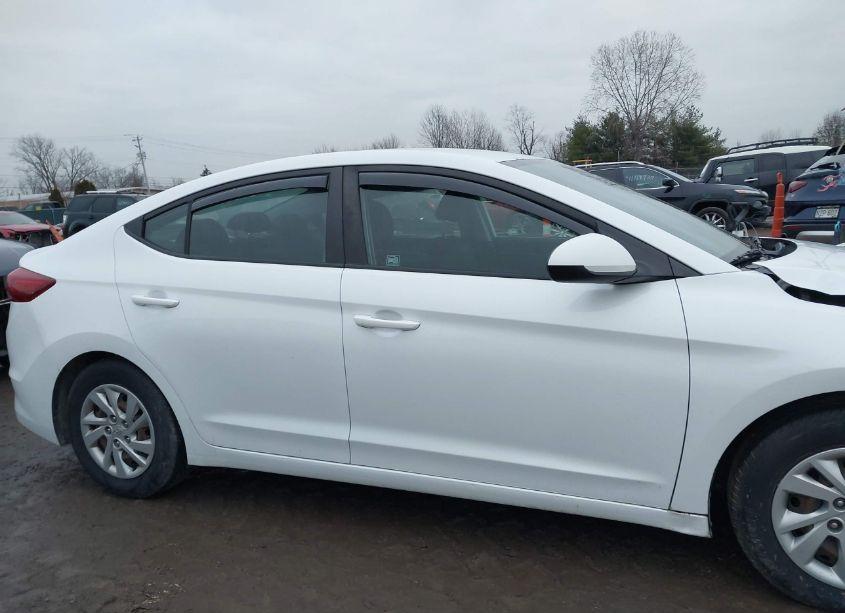 Photo 13 of 2018 Hyundai Elantra SE (VIN 5NPD74LF3JH345774)
