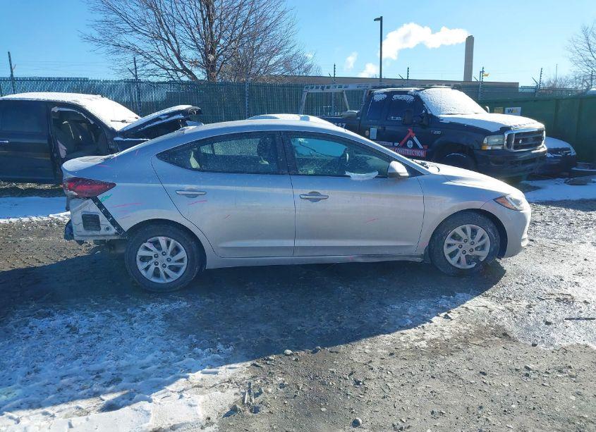 Photo 13 of 2018 Hyundai Elantra SE (VIN 5NPD74LF3JH380038)
