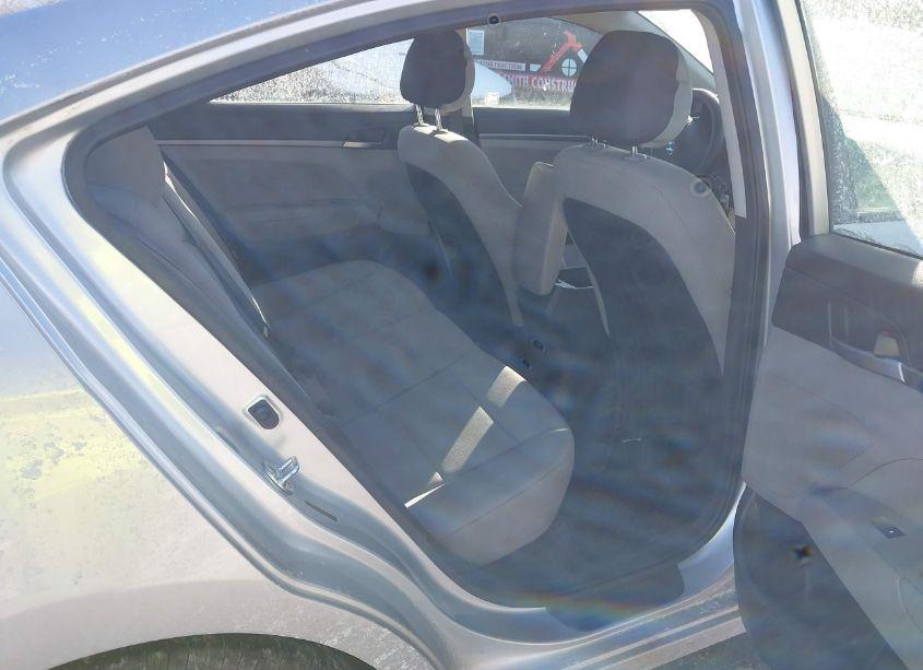 Photo 8 of 2018 Hyundai Elantra SE (VIN 5NPD74LF3JH380038)