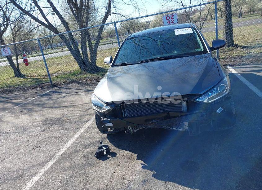 Photo 13 of 2018 Hyundai Elantra SE (VIN 5NPD74LF3JH390701)