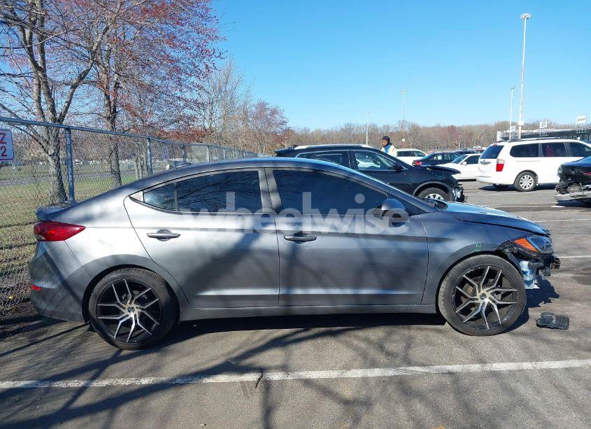 Photo 14 of 2018 Hyundai Elantra SE (VIN 5NPD74LF3JH390701)