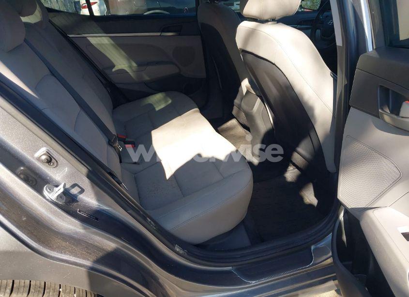 Photo 8 of 2018 Hyundai Elantra SE (VIN 5NPD74LF3JH390701)