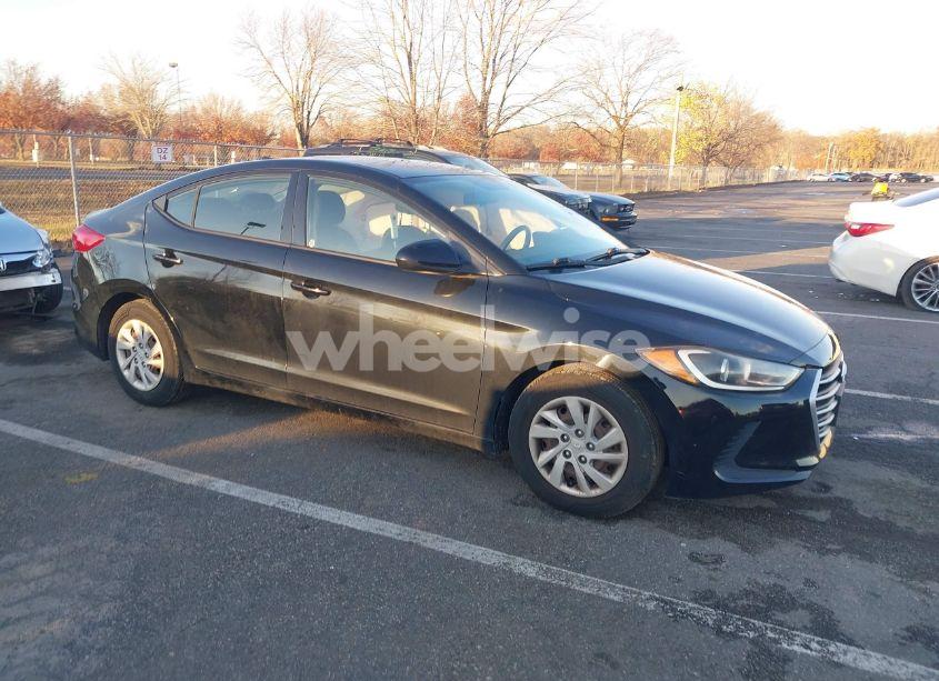 2018 Hyundai Elantra SE (VIN 5NPD74LF3JH399138) main photo