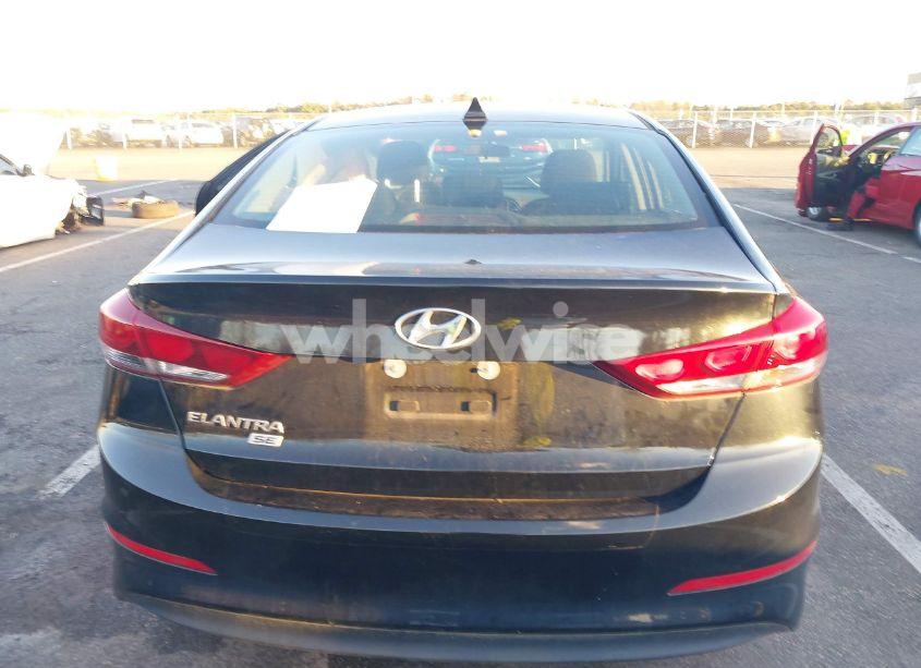 Photo 16 of 2018 Hyundai Elantra SE (VIN 5NPD74LF3JH399138)