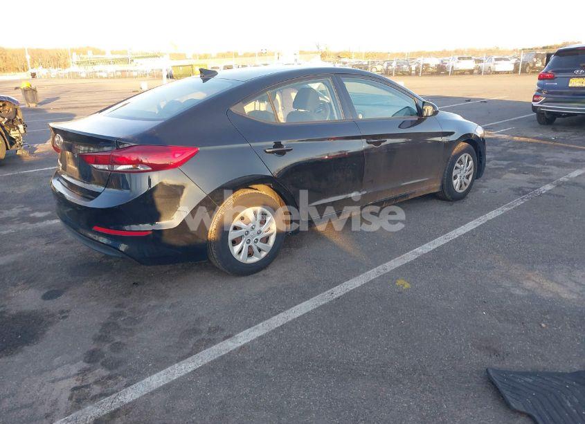 Photo 4 of 2018 Hyundai Elantra SE (VIN 5NPD74LF3JH399138)