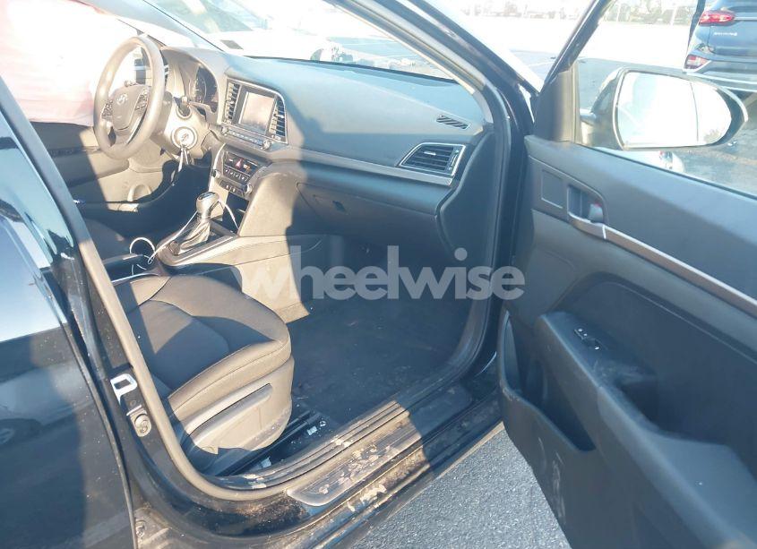 Photo 5 of 2018 Hyundai Elantra SE (VIN 5NPD74LF3JH399138)