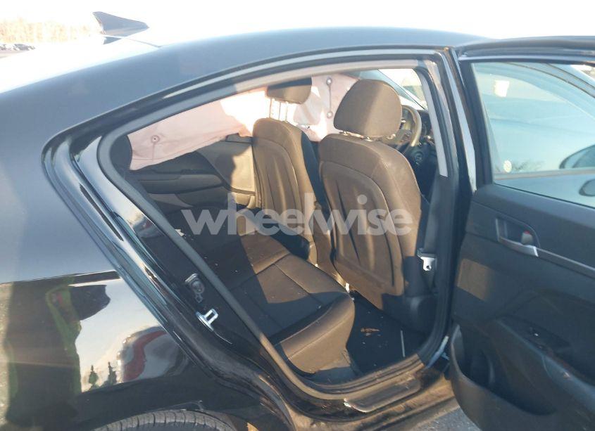 Photo 8 of 2018 Hyundai Elantra SE (VIN 5NPD74LF3JH399138)