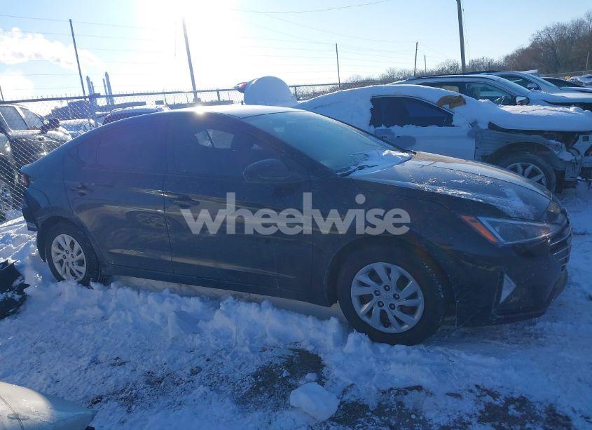 Photo 14 of 2019 Hyundai Elantra SE (VIN 5NPD74LF3KH439090)