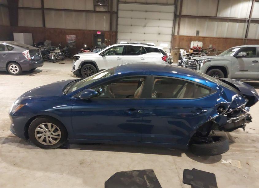 Photo 14 of 2019 Hyundai Elantra SE (VIN 5NPD74LF3KH446136)