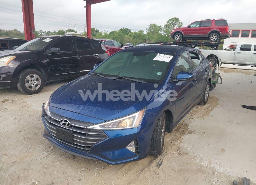 Photo 2 of 2019 Hyundai Elantra SE (VIN 5NPD74LF3KH448596)