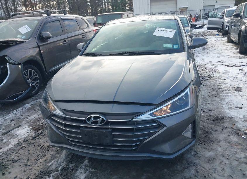 Photo 12 of 2019 Hyundai Elantra SE (VIN 5NPD74LF3KH450882)