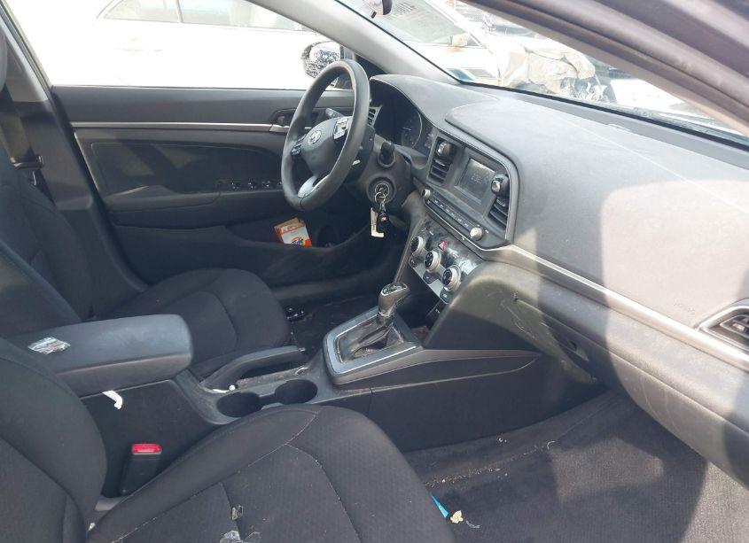 Photo 5 of 2019 Hyundai Elantra SE (VIN 5NPD74LF3KH450882)