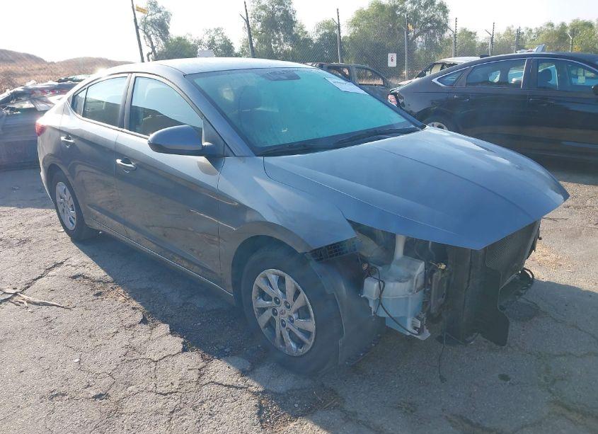 2019 Hyundai Elantra SE (VIN 5NPD74LF3KH451935) main photo