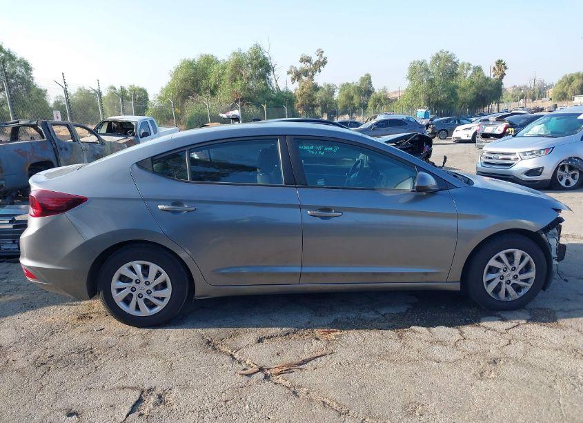 Photo 14 of 2019 Hyundai Elantra SE (VIN 5NPD74LF3KH451935)