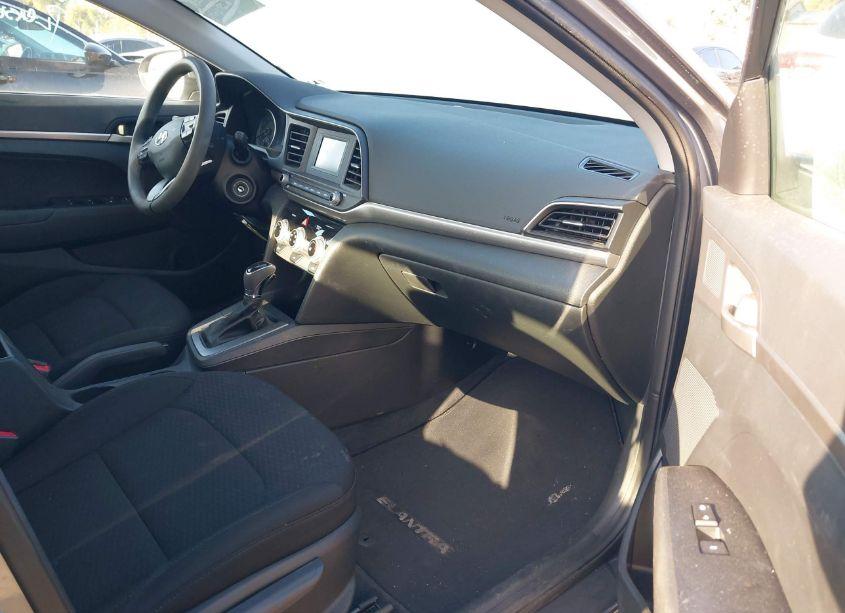 Photo 5 of 2019 Hyundai Elantra SE (VIN 5NPD74LF3KH451935)