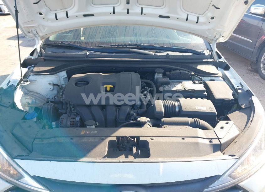 Photo 10 of 2019 Hyundai Elantra SE (VIN 5NPD74LF3KH484272)