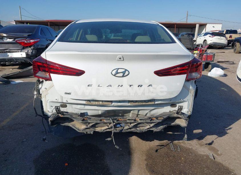 Photo 17 of 2019 Hyundai Elantra SE (VIN 5NPD74LF3KH484272)
