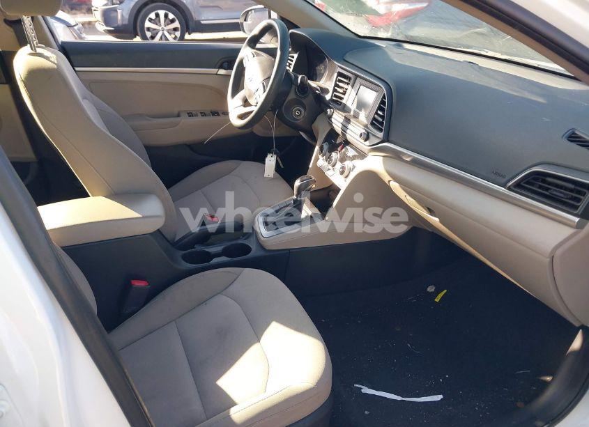 Photo 5 of 2019 Hyundai Elantra SE (VIN 5NPD74LF3KH484272)