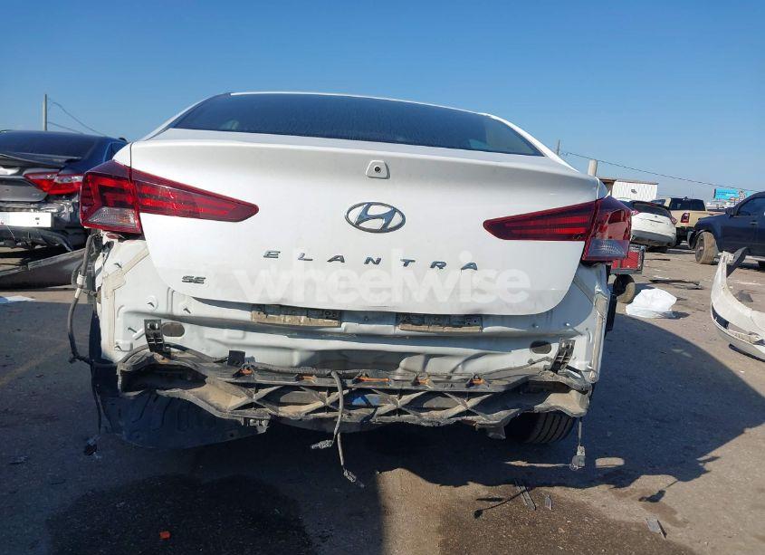 Photo 6 of 2019 Hyundai Elantra SE (VIN 5NPD74LF3KH484272)
