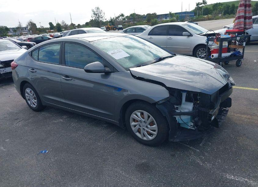 2019 Hyundai Elantra SE (VIN 5NPD74LF3KH487138) main photo